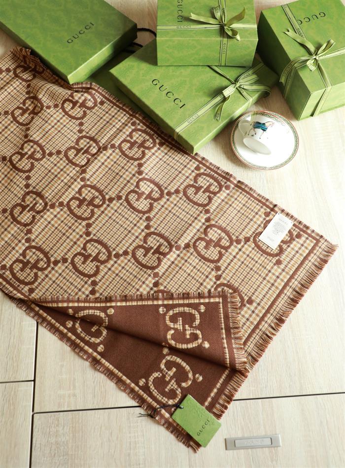 2026116111638864 380